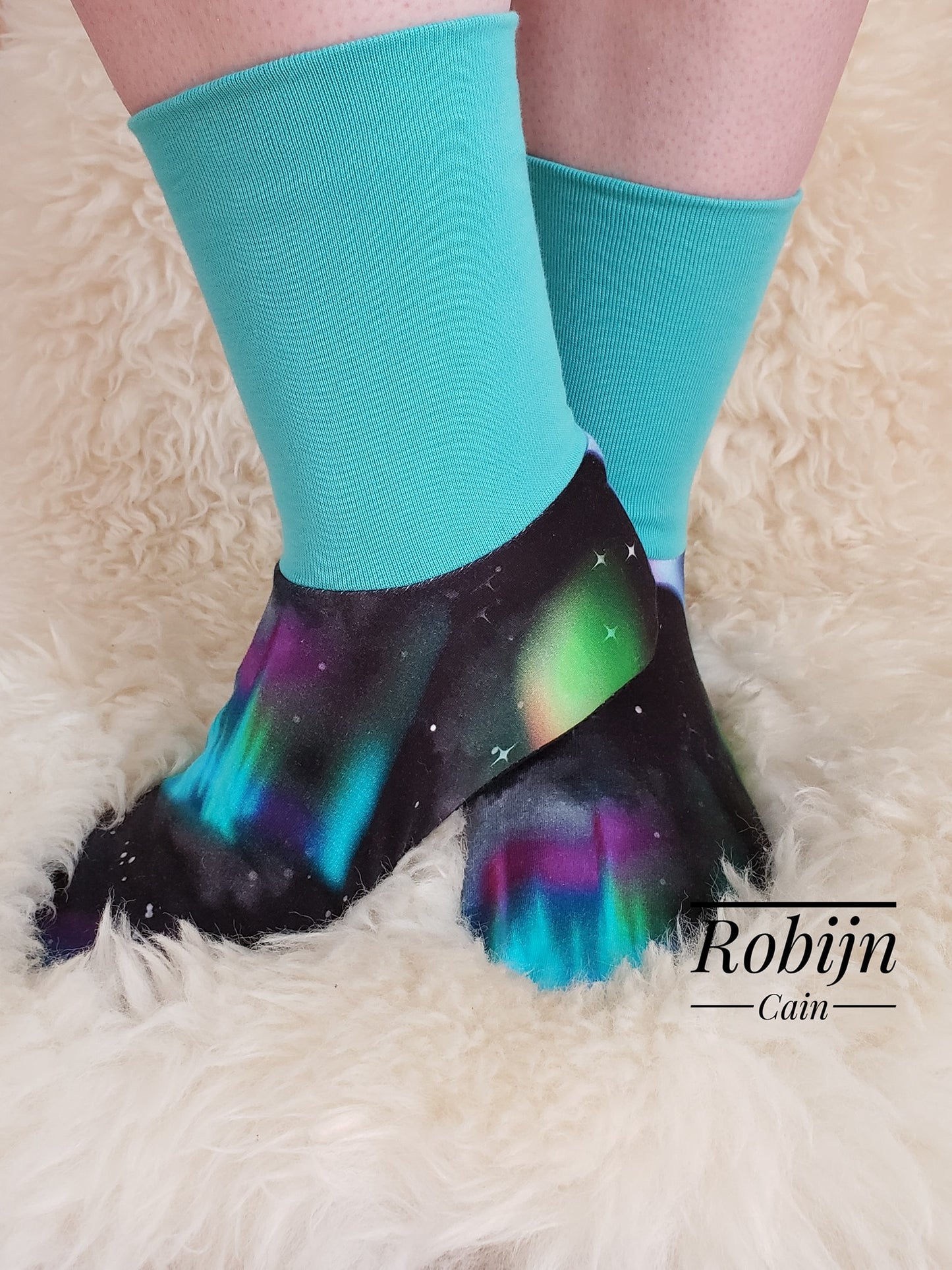 Adult Slip-On Menta Booties