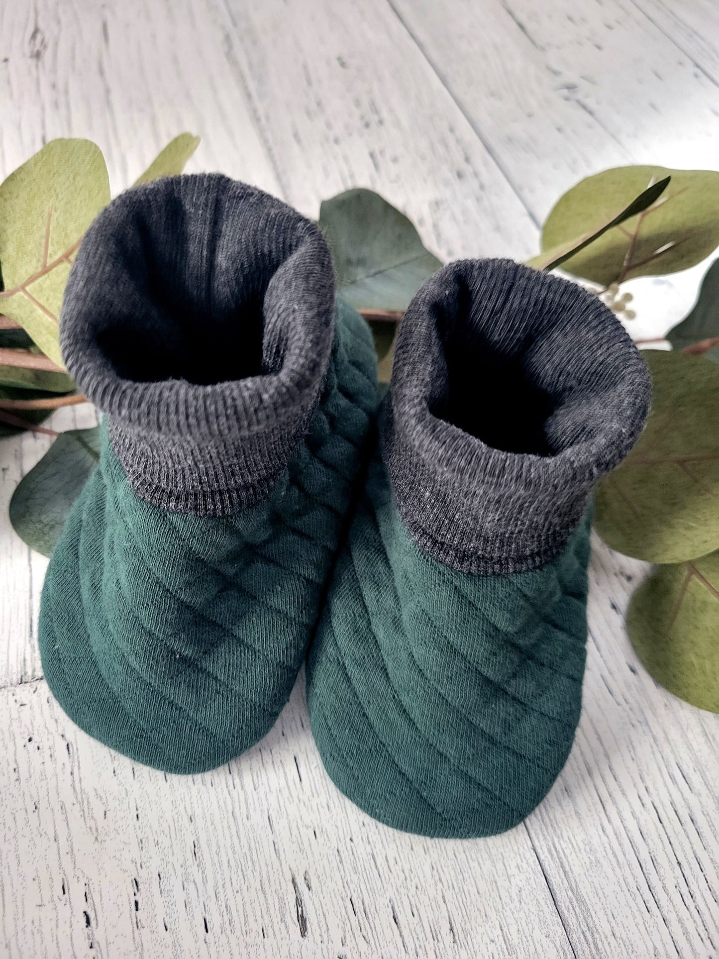 Baby Slip-On Menta Booties