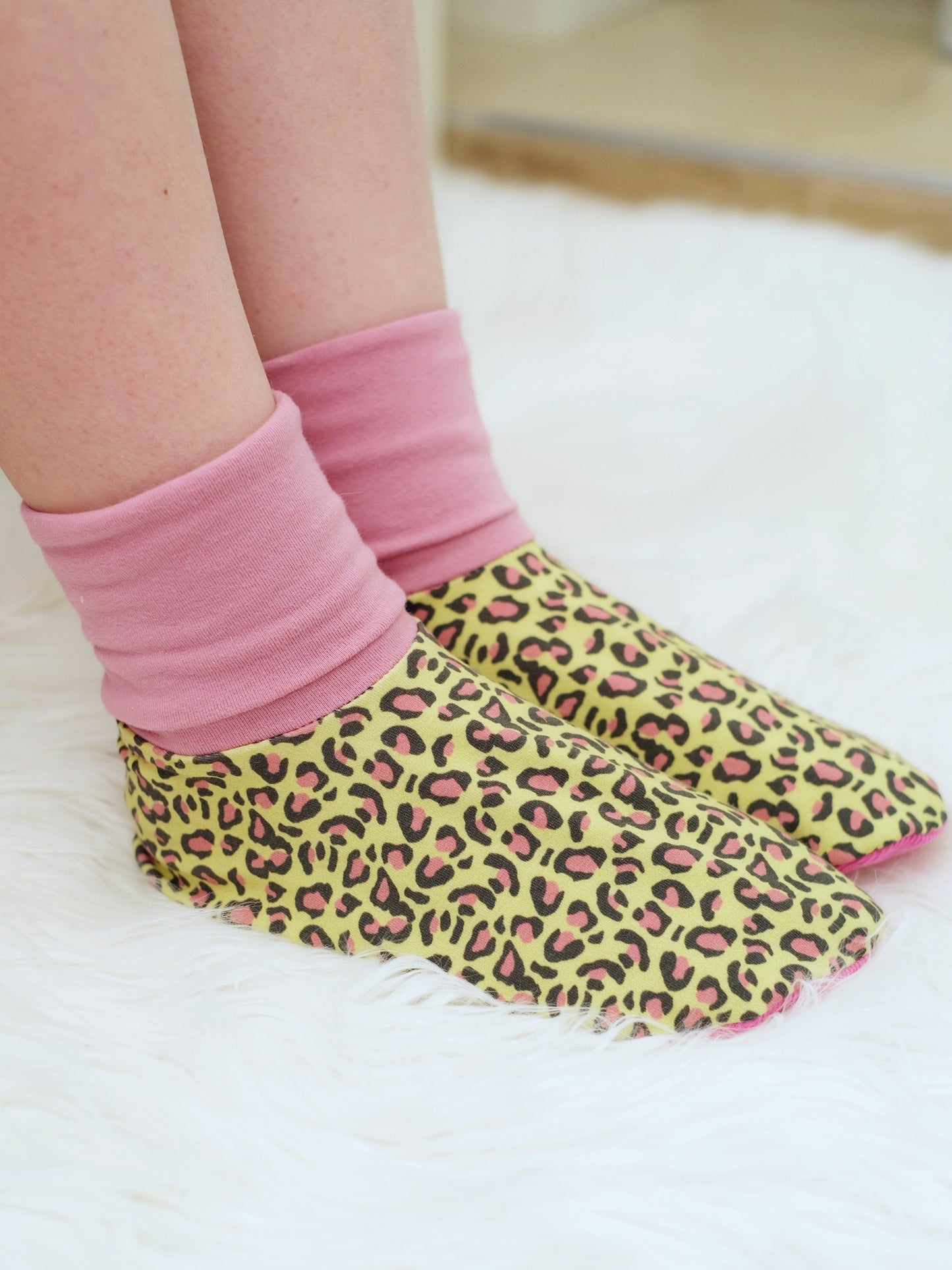 Young Child Slip-On Menta Booties