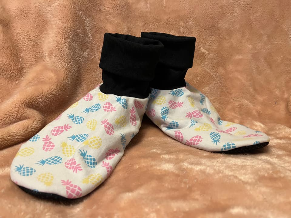 Adult Slip-On Menta Booties