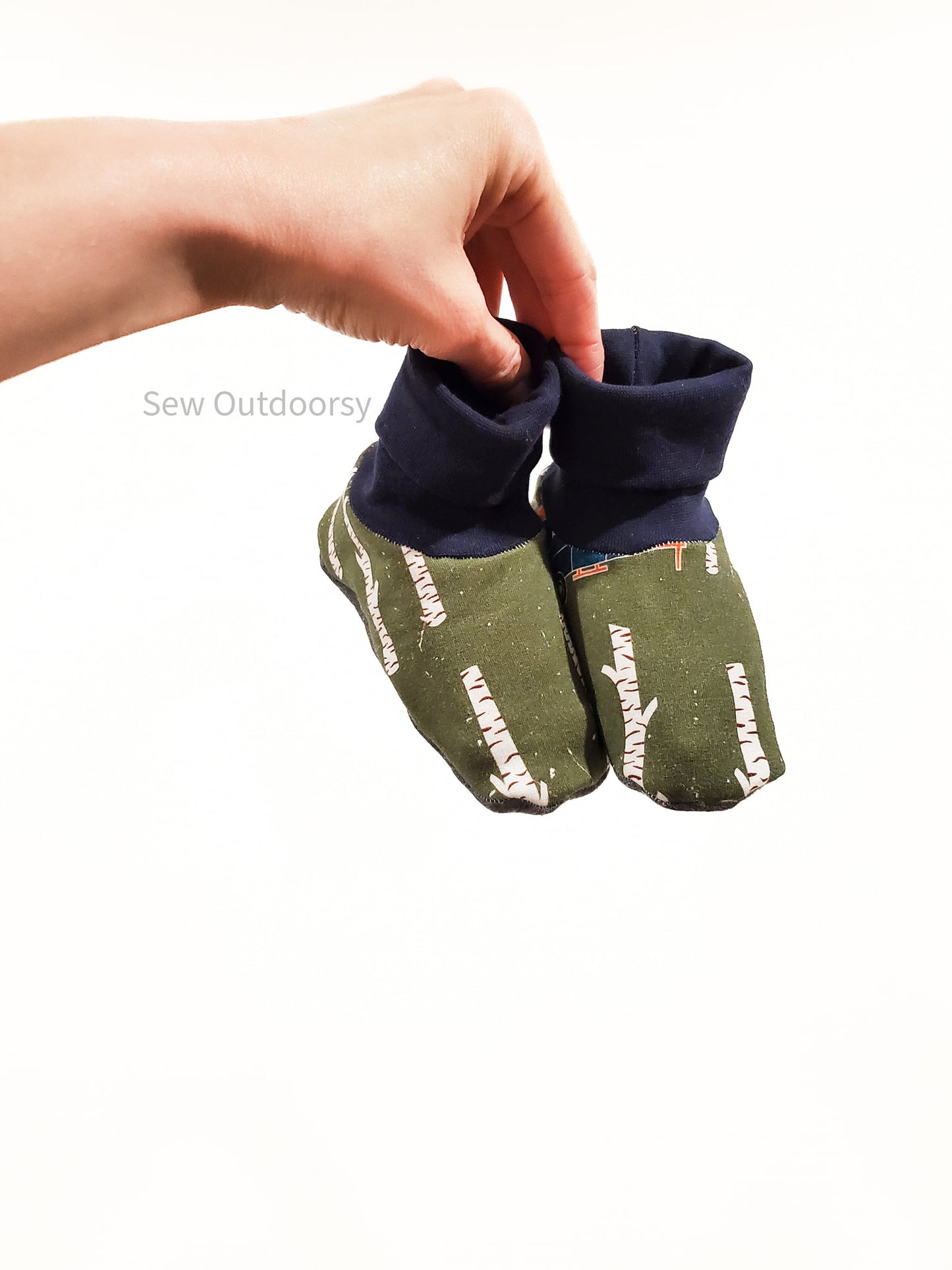 Baby Slip-On Menta Booties